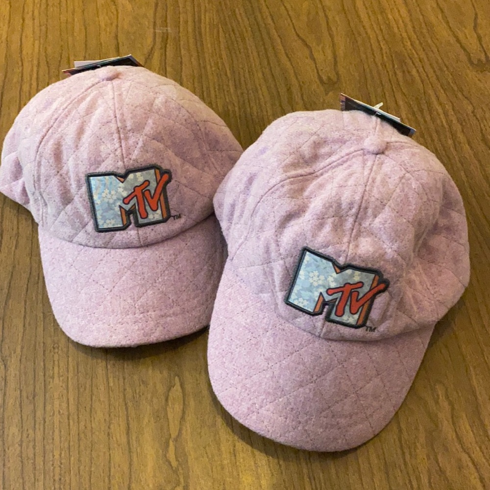 MTV hat